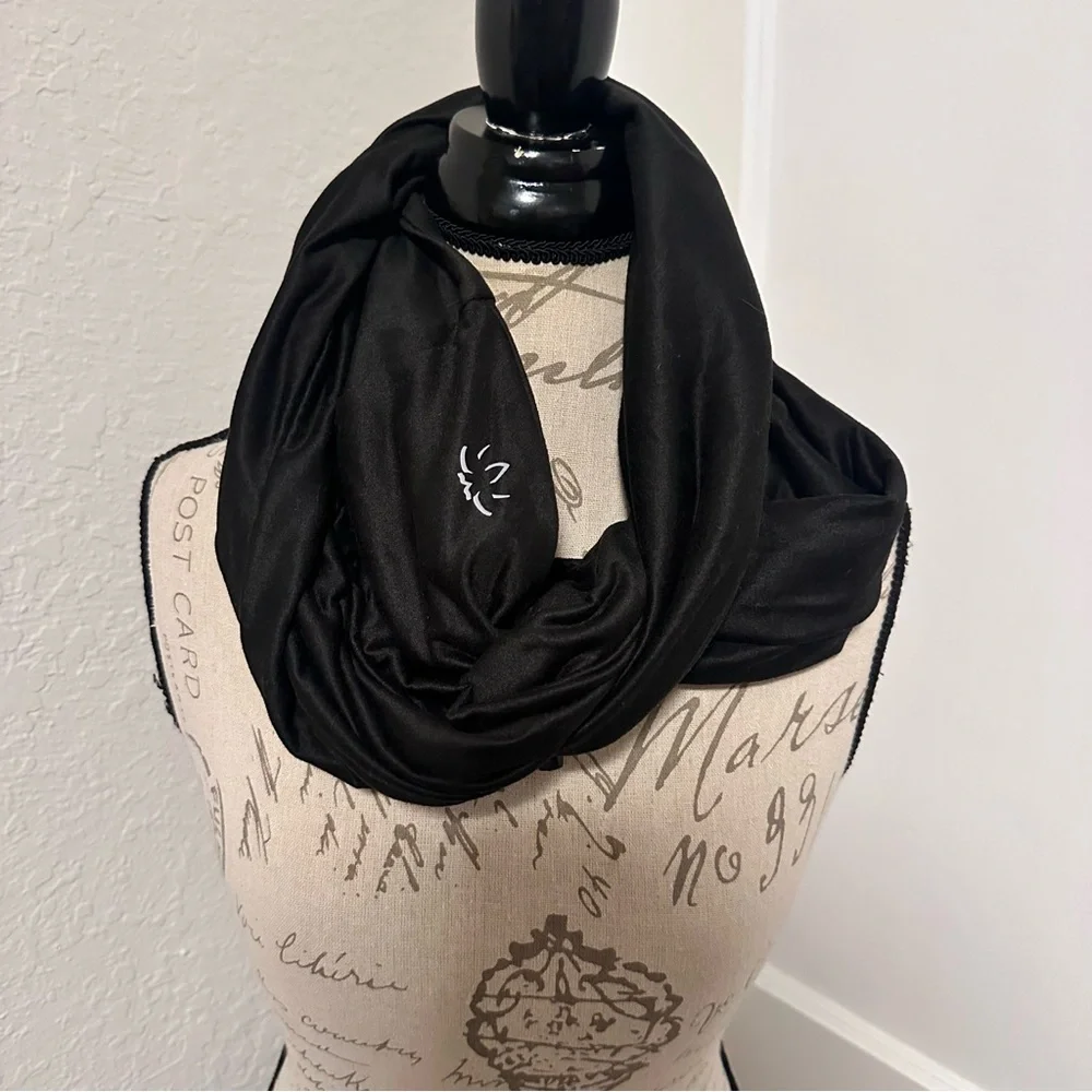 Beyond Yoga Infinity Scarf with Hidden Zipper Pocket
